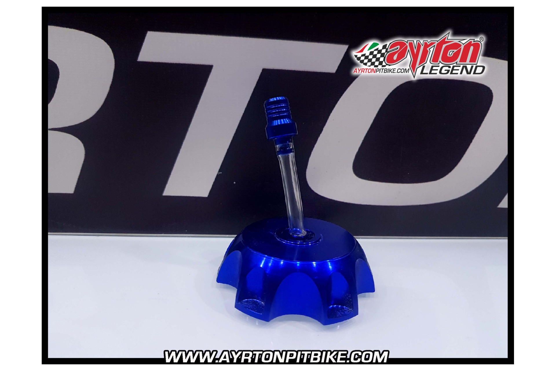 Sfiato serbatoio con tubo corto blu